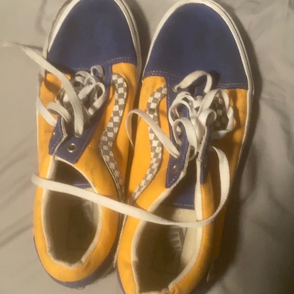 Vans - Picture 2 of 2